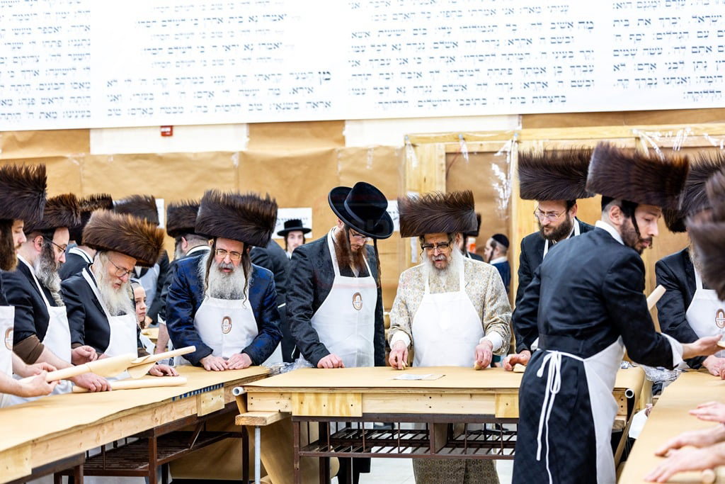 האדמו"ר מסאטמר באפיית מצות מצווה