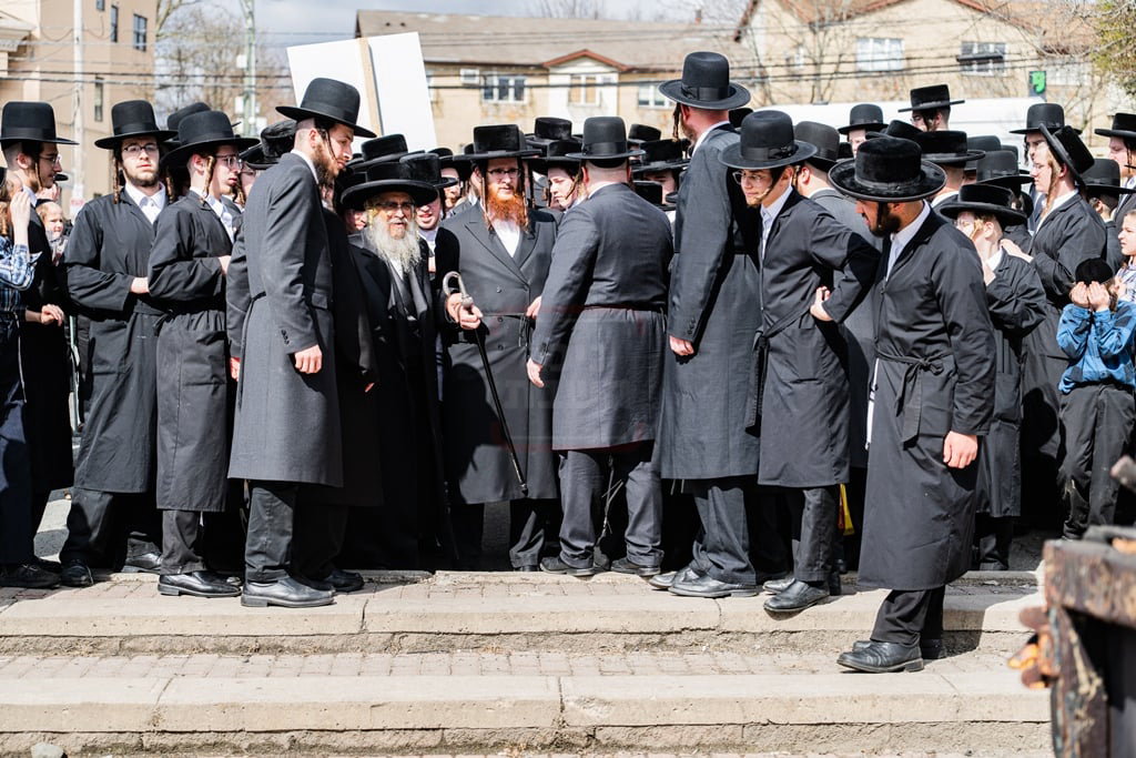 האדמו"ר מסאטמר בשריפת חמץ