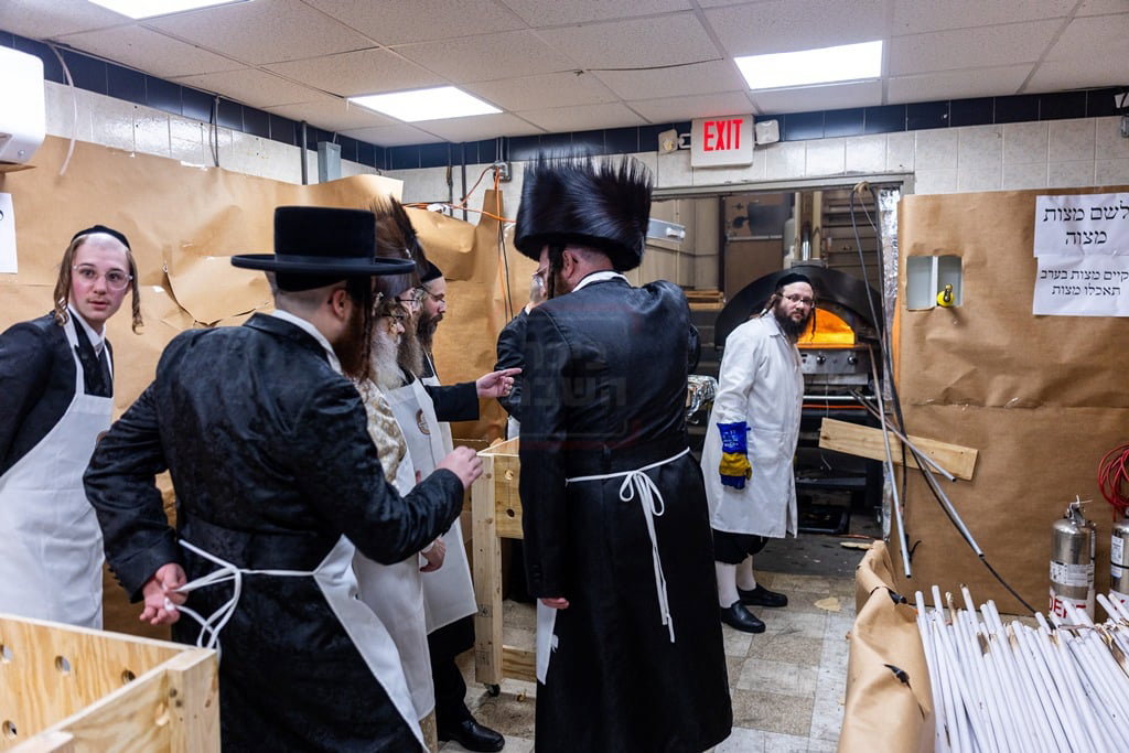 האדמו"ר מסאטמר באפיית מצות מצווה