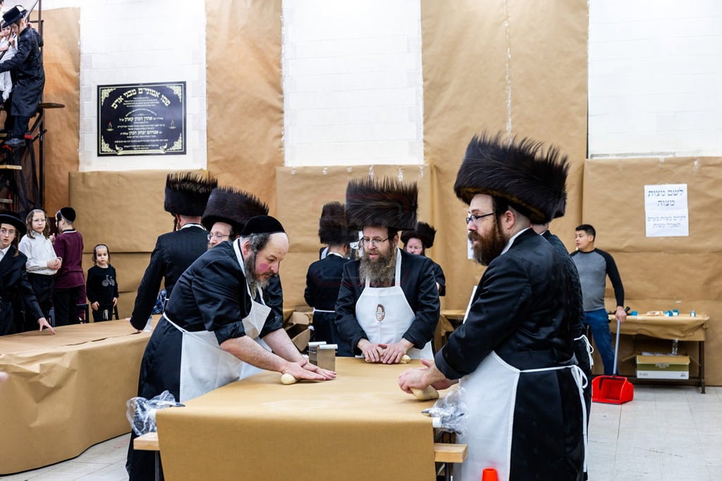 האדמו"ר מסאטמר באפיית מצות מצווה