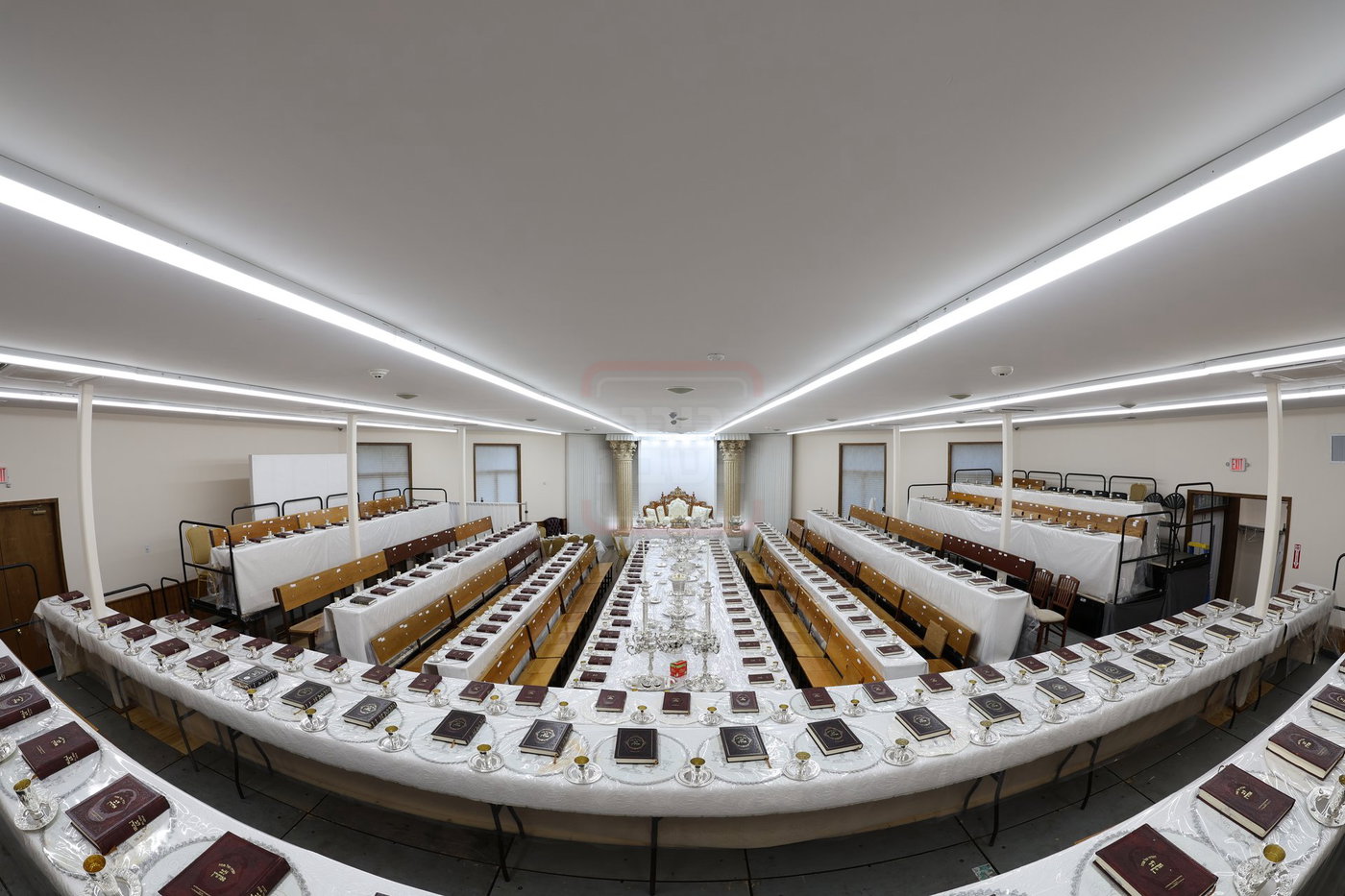 שולחן ליל הסדר של האדמו"ר מסאטמר