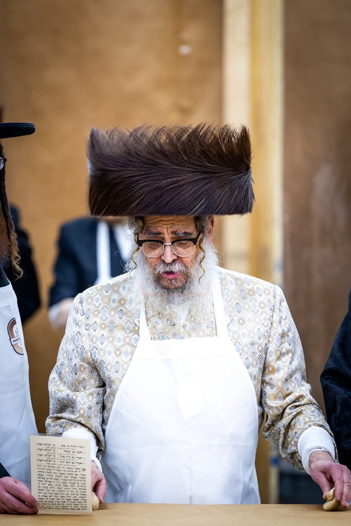 האדמו"ר מסאטמר באפיית מצות מצווה