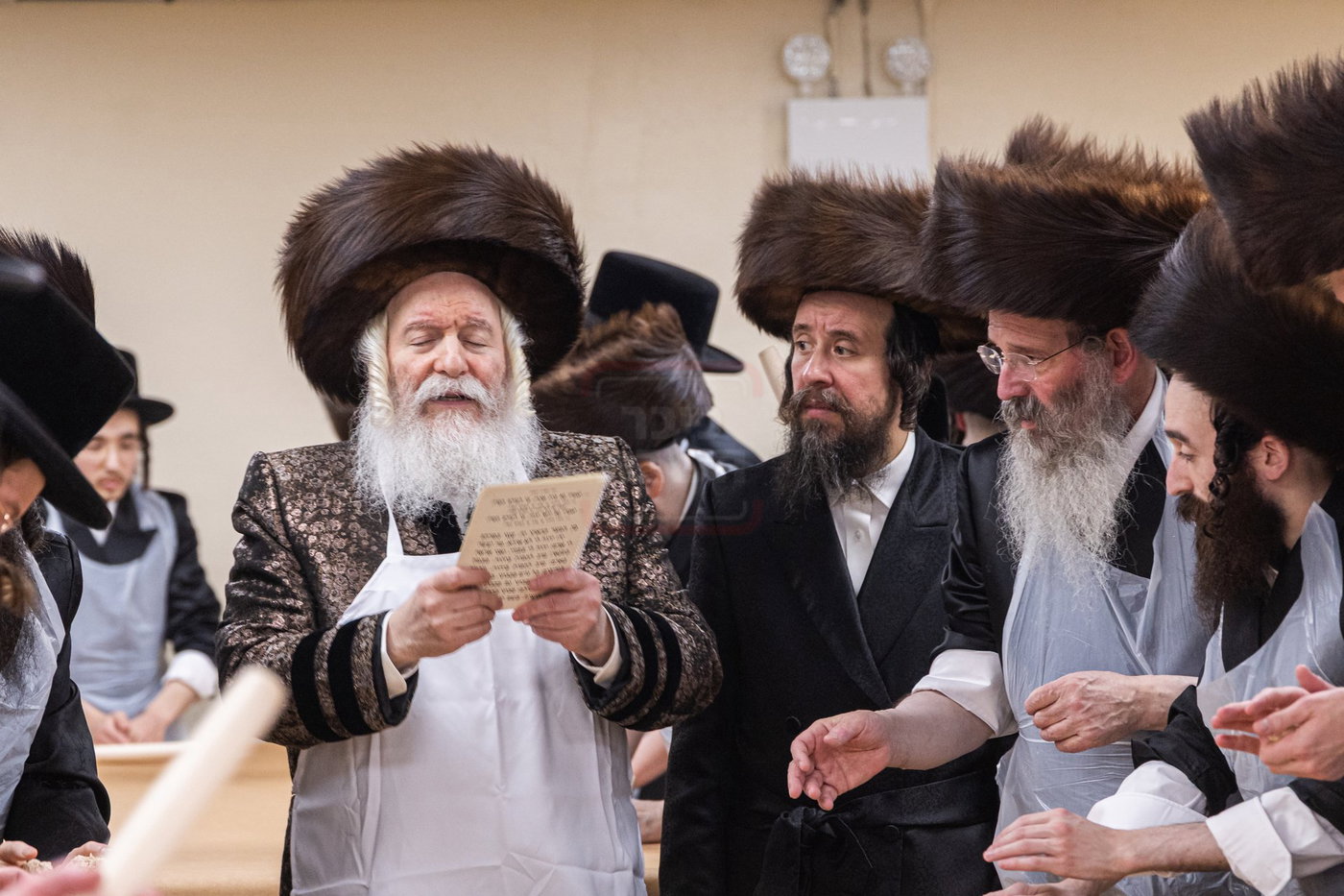 האדמו"ר מבאבוב באפיית מצות מצווה