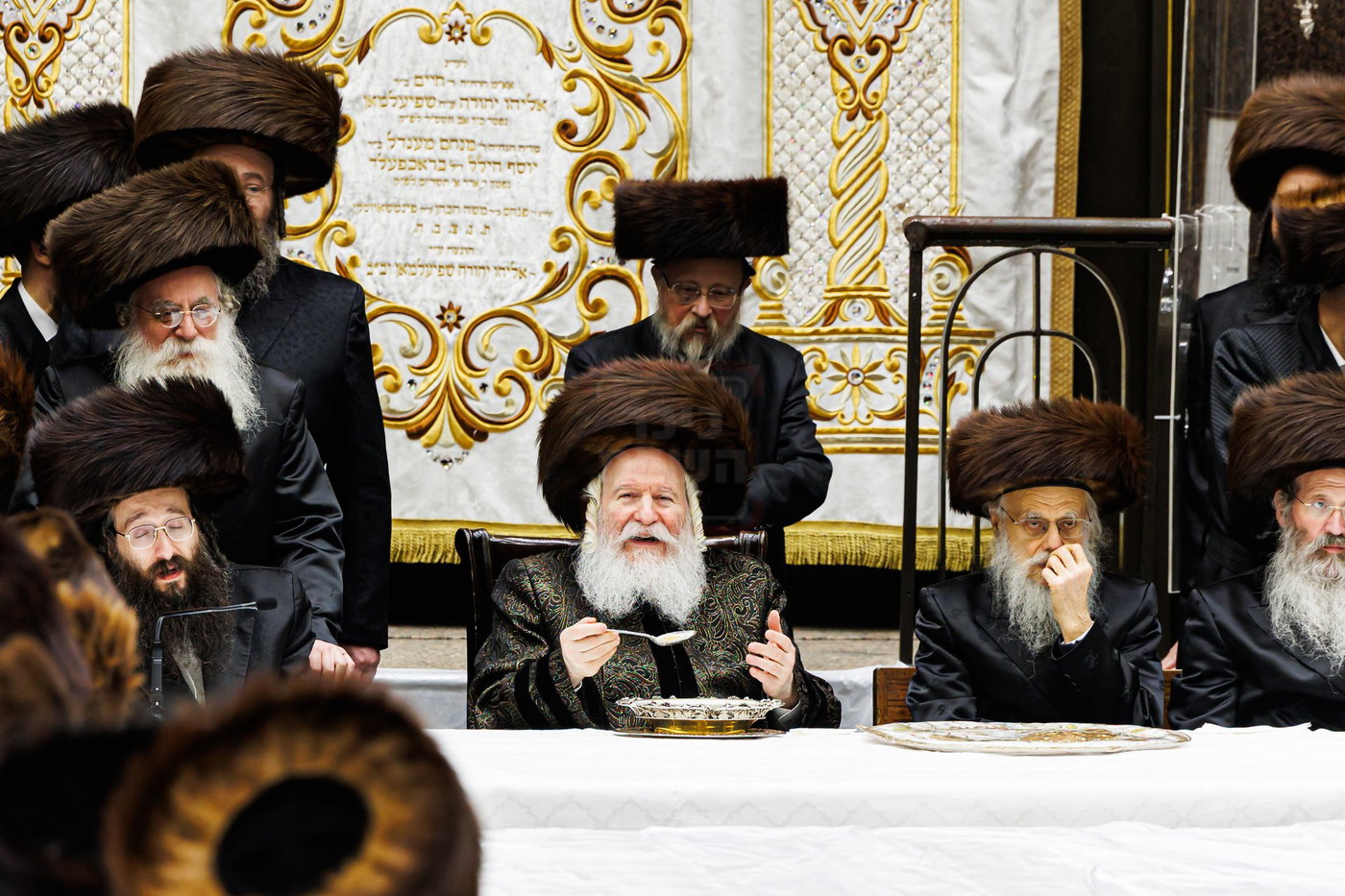 האדמו"ר מבאבוב בטיש חוה"מ פסח