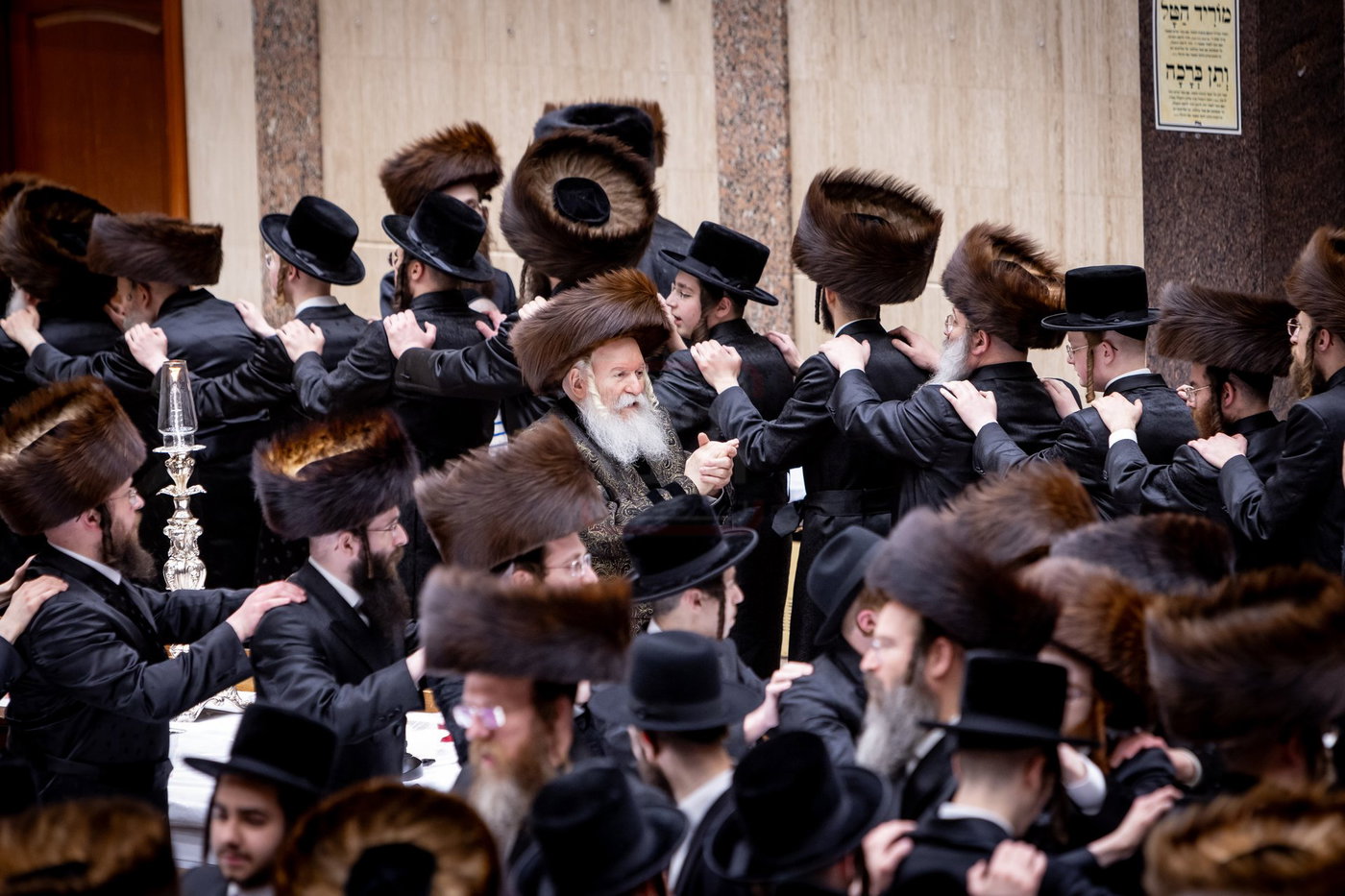 האדמו"ר מבאבוב בטיש חוה"מ פסח