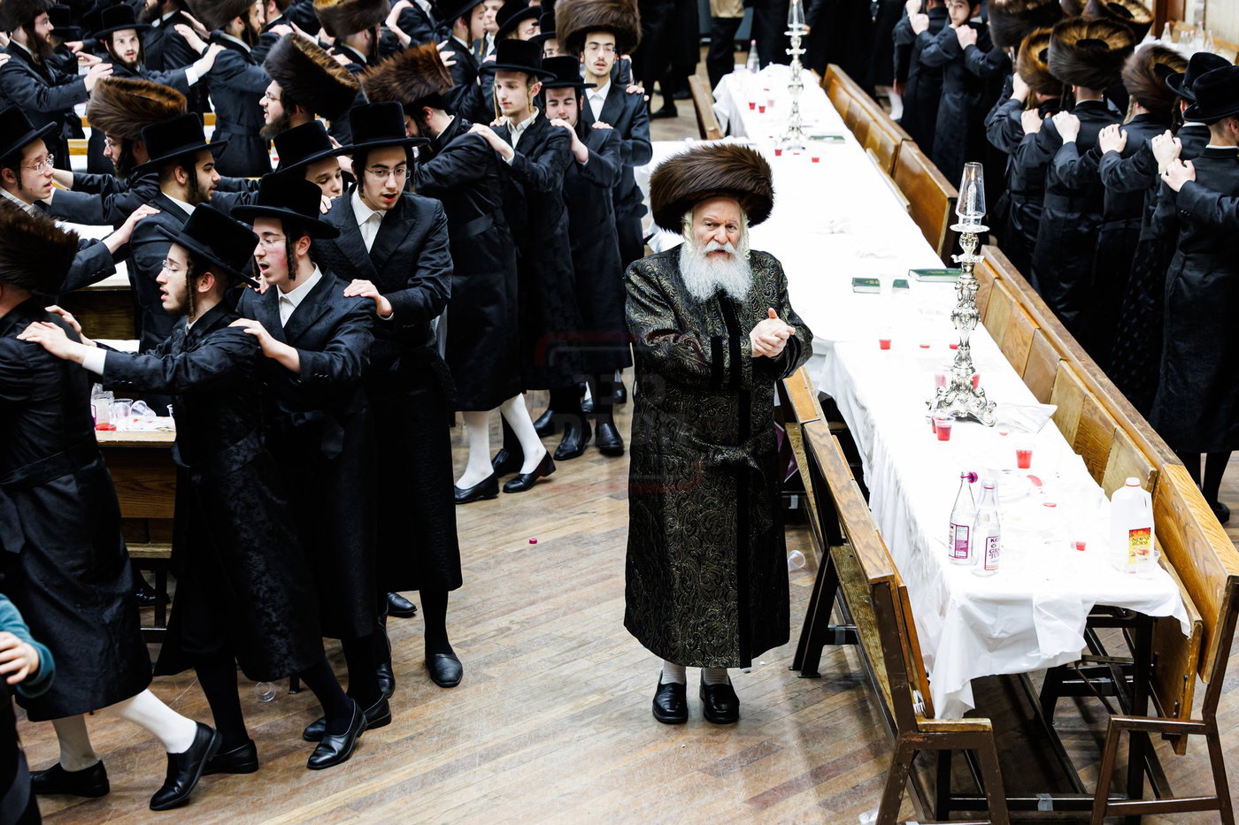 האדמו"ר מבאבוב בטיש חוה"מ פסח