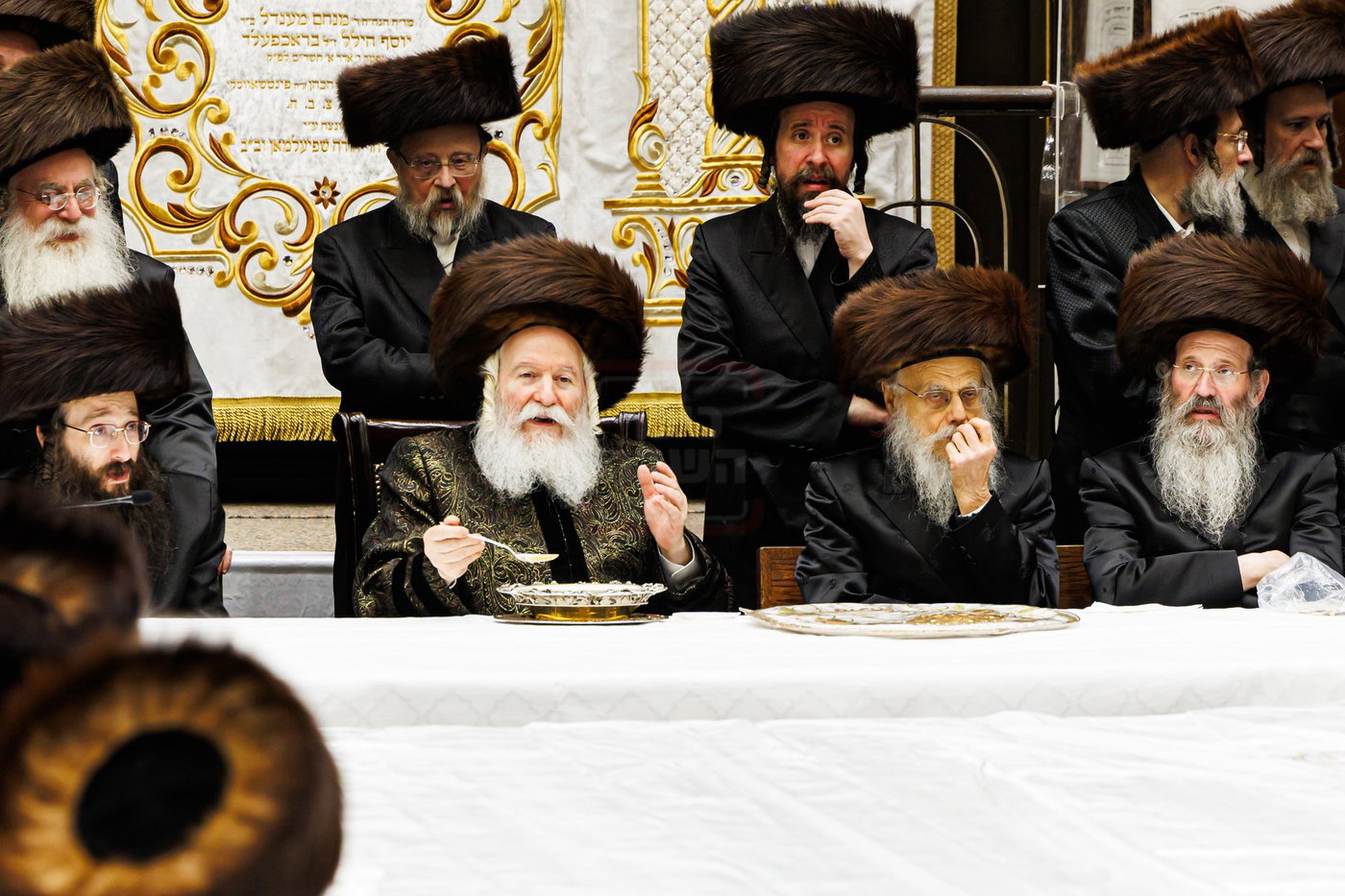 האדמו"ר מבאבוב בטיש חוה"מ פסח