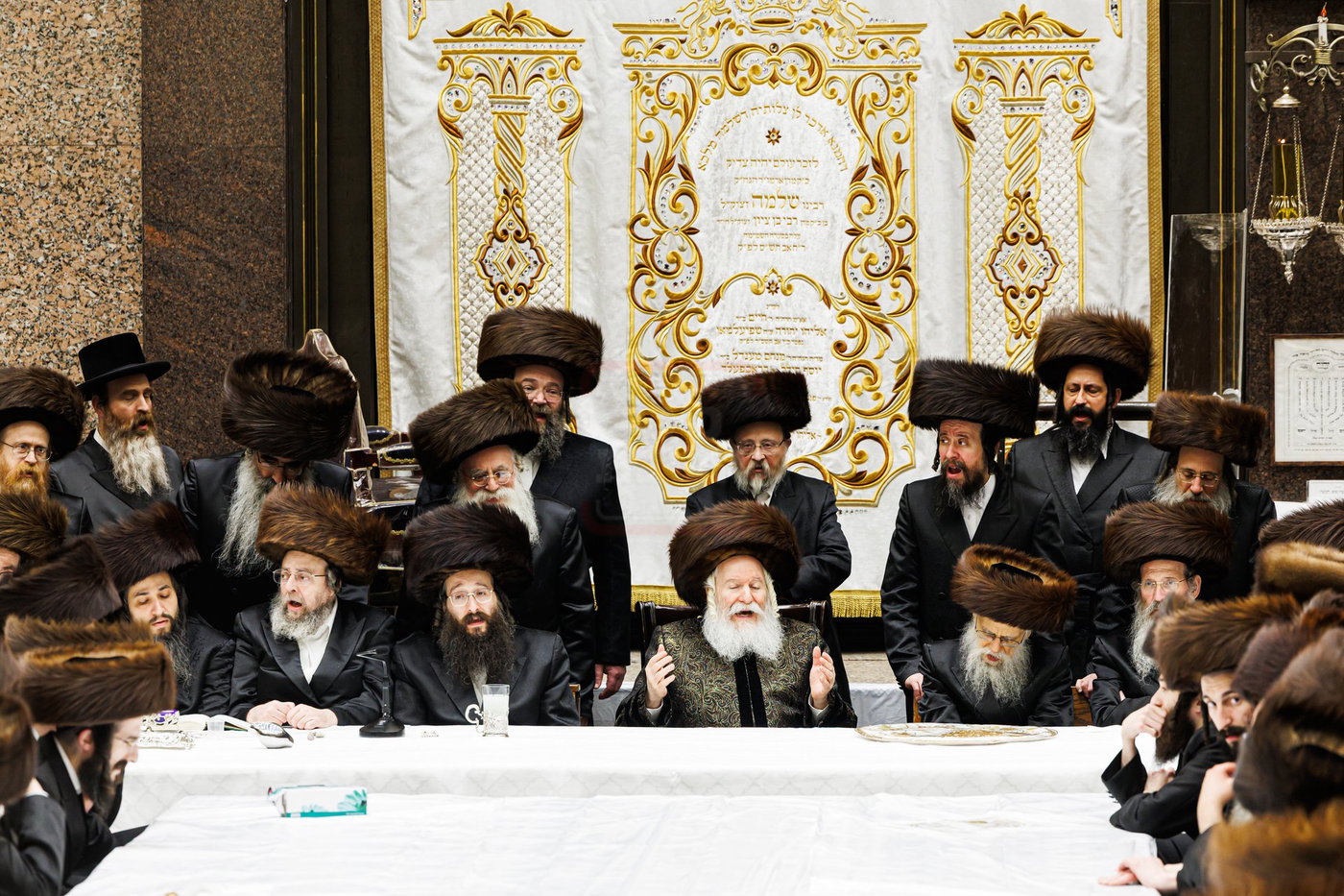 האדמו"ר מבאבוב בטיש חוה"מ פסח