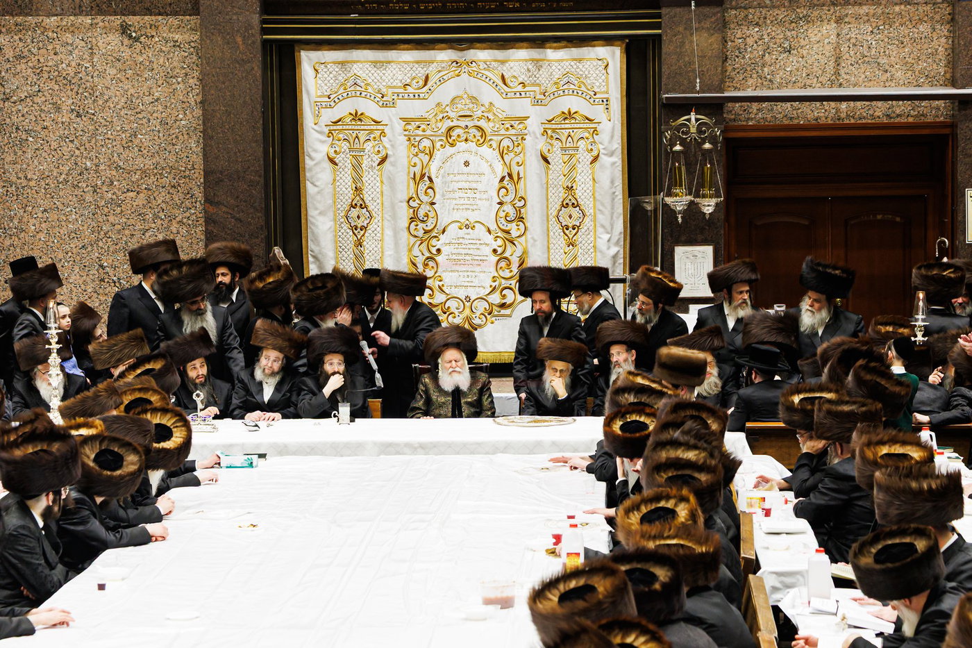 האדמו"ר מבאבוב בטיש חוה"מ פסח