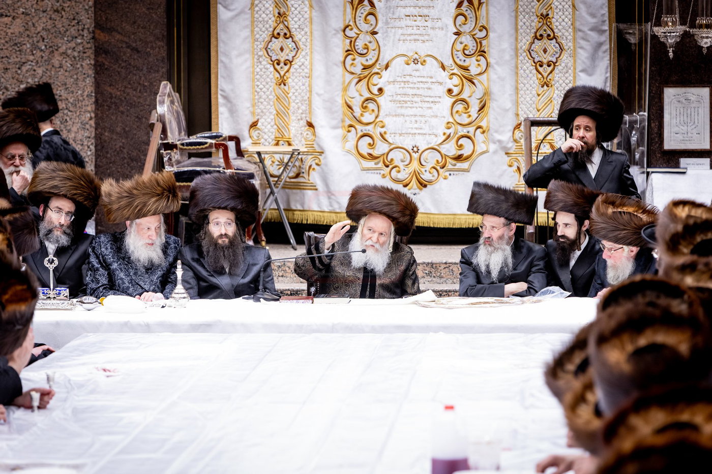 האדמו"ר מבאבוב בטיש חוה"מ פסח