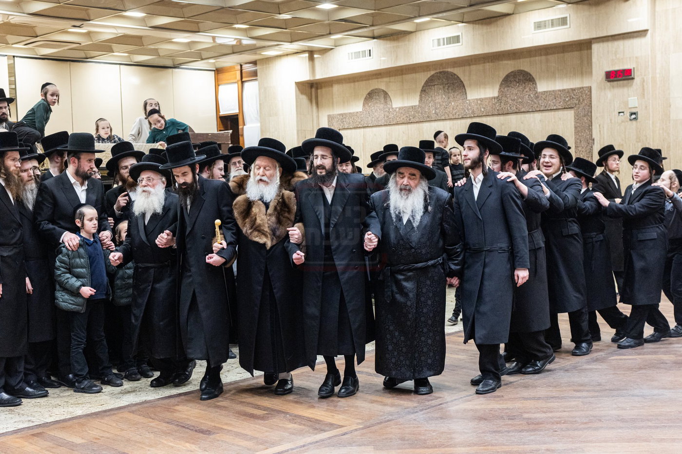 האדמו"ר מבאבוב במים שלנו