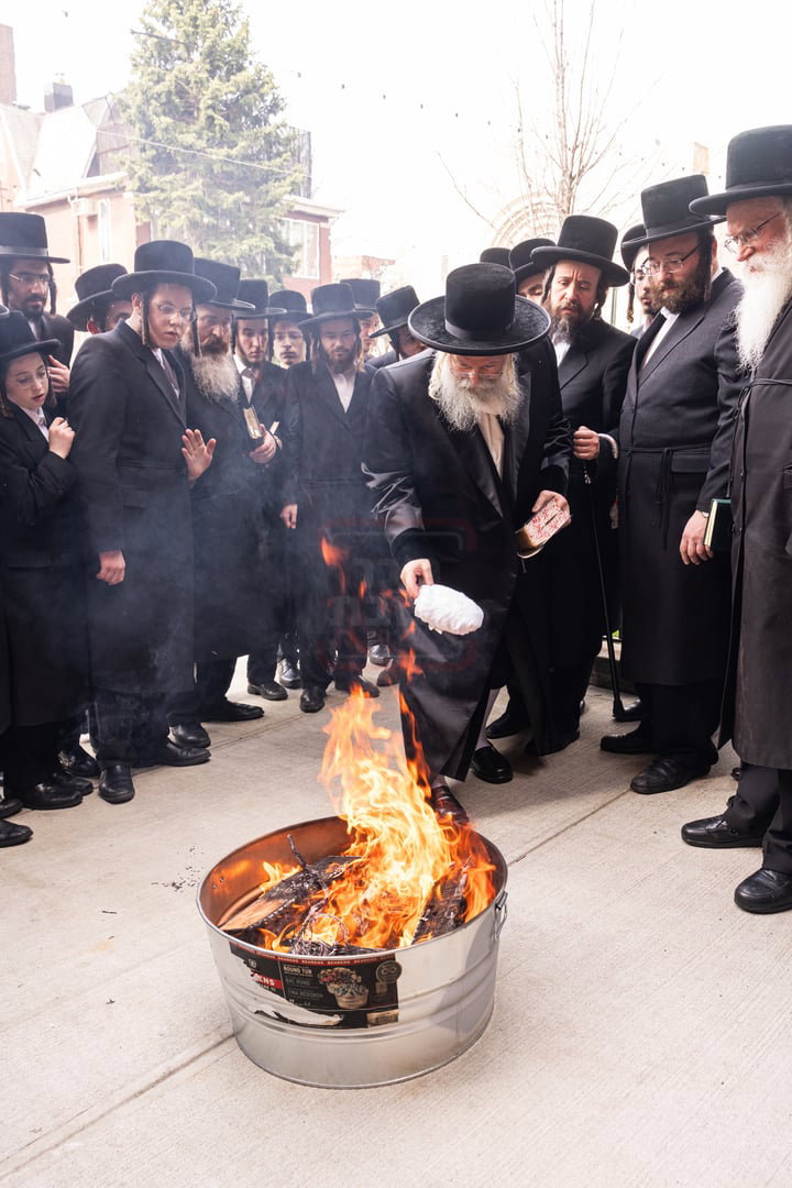 האדמו"ר מבאבוב בשריפת חמץ