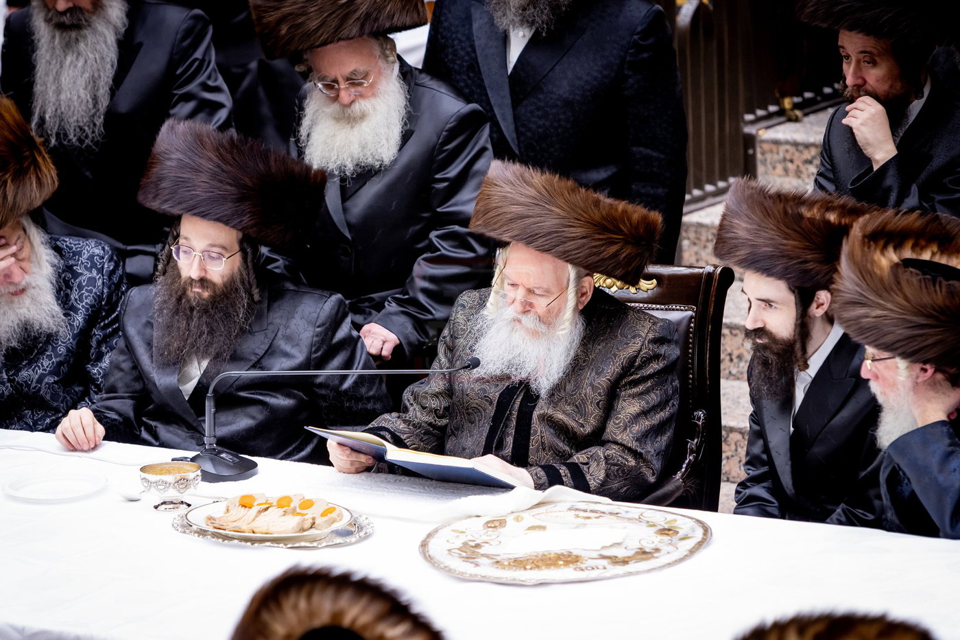 האדמו"ר מבאבוב בטיש חוה"מ פסח