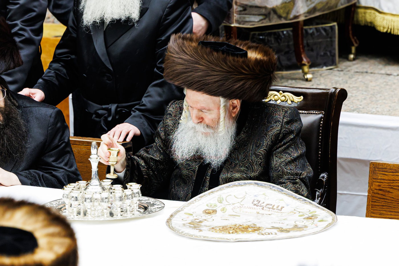 האדמו"ר מבאבוב בטיש חוה"מ פסח