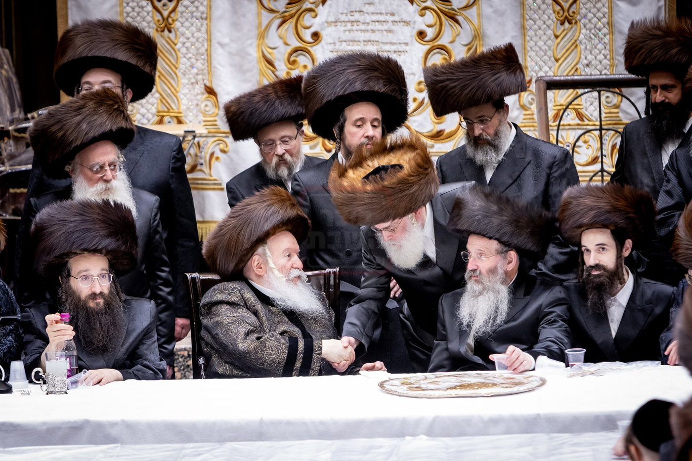 האדמו"ר מבאבוב בטיש חוה"מ פסח