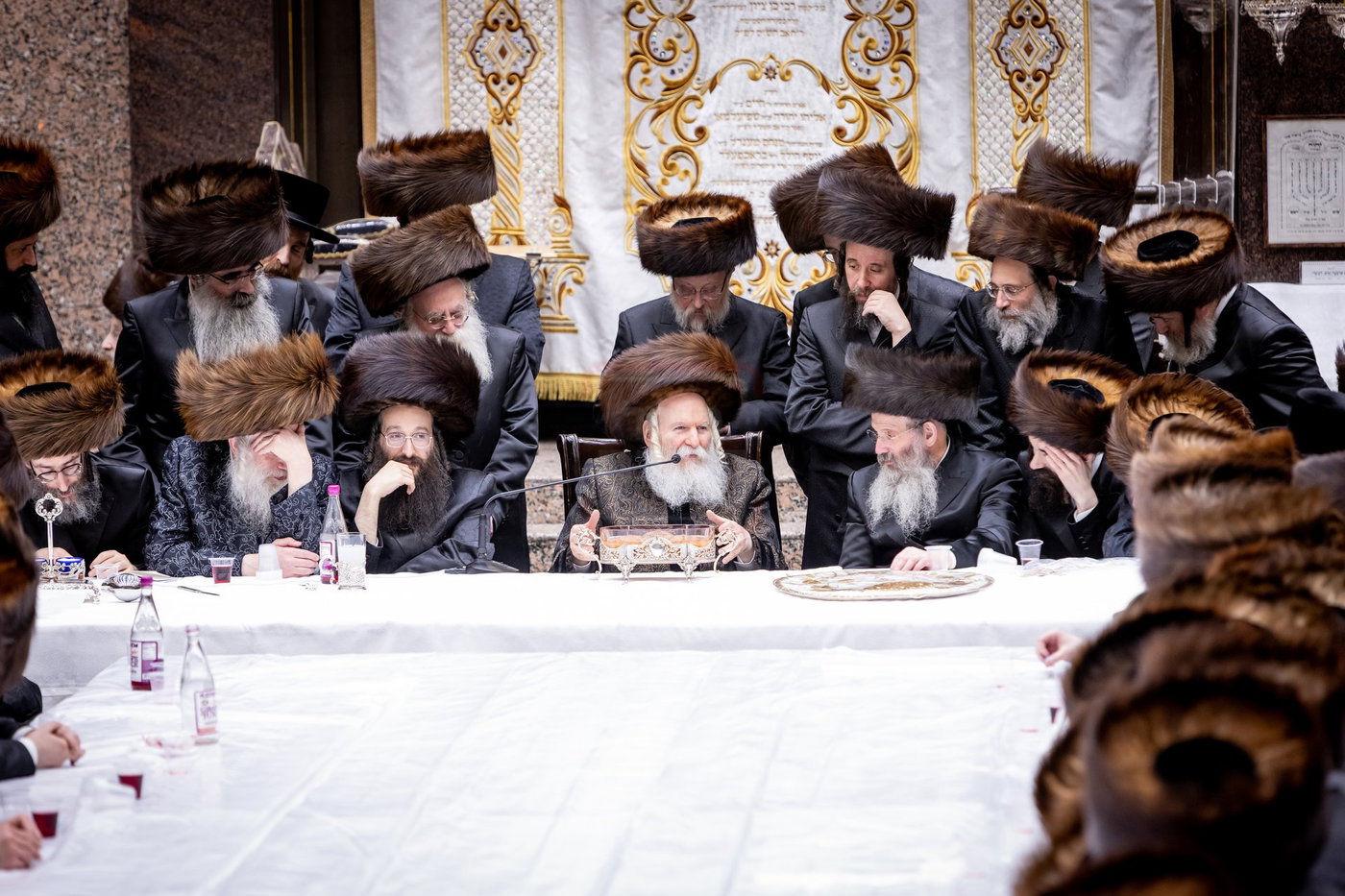 האדמו"ר מבאבוב בטיש חוה"מ פסח