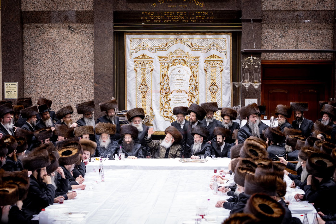 האדמו"ר מבאבוב בטיש חוה"מ פסח