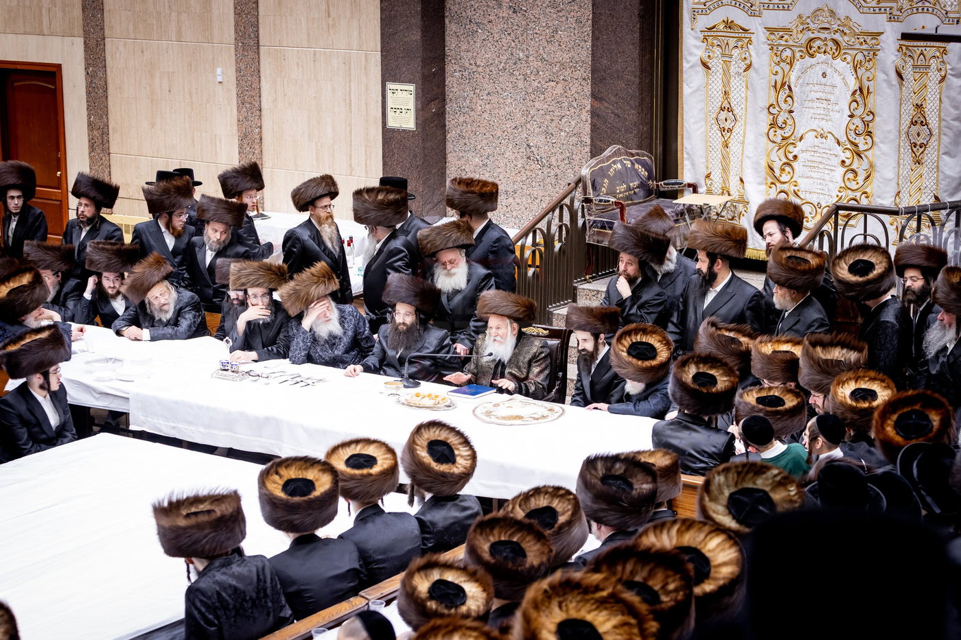 האדמו"ר מבאבוב בטיש חוה"מ פסח