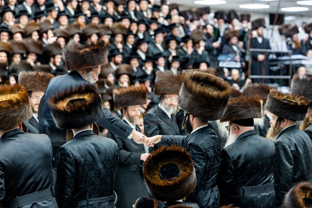 מעמד הפייסות ומסירת מתנות כהונה בסאטמר