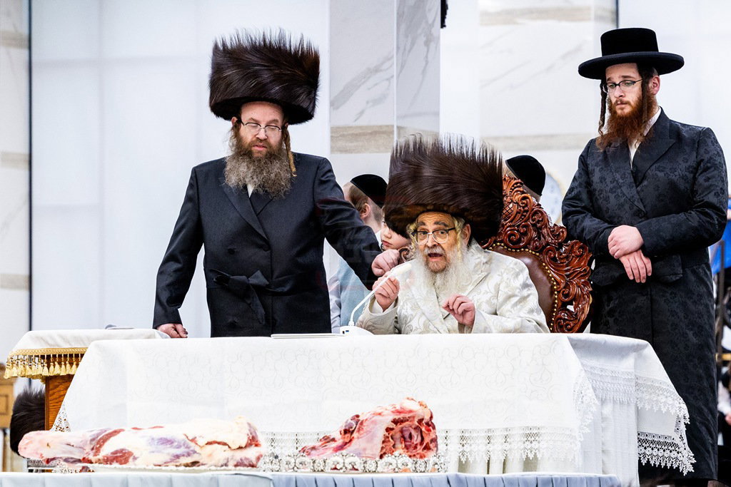 מעמד הפייסות ומסירת מתנות כהונה בסאטמר