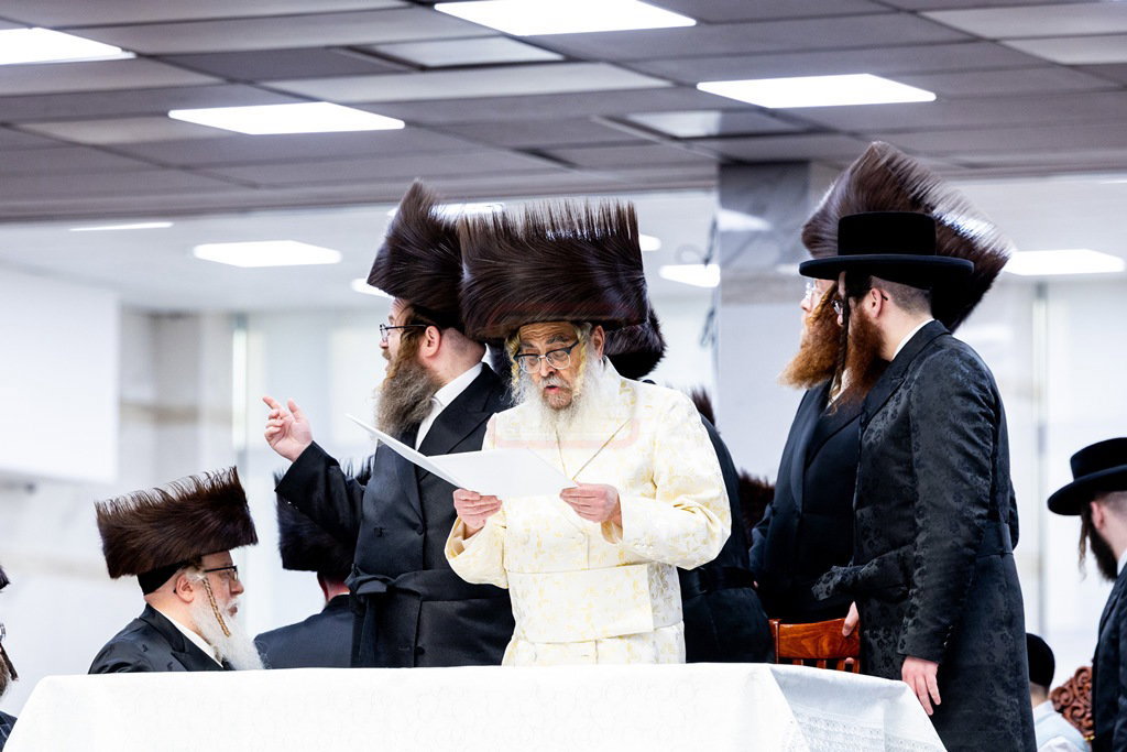 מעמד הפייסות ומסירת מתנות כהונה בסאטמר