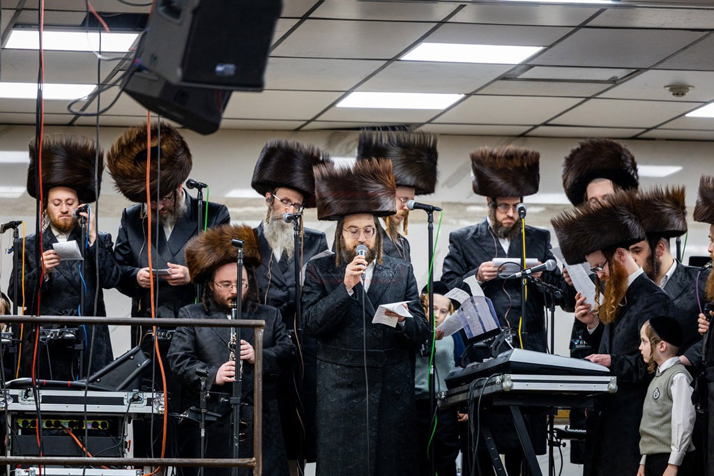 מעמד הפייסות ומסירת מתנות כהונה בסאטמר