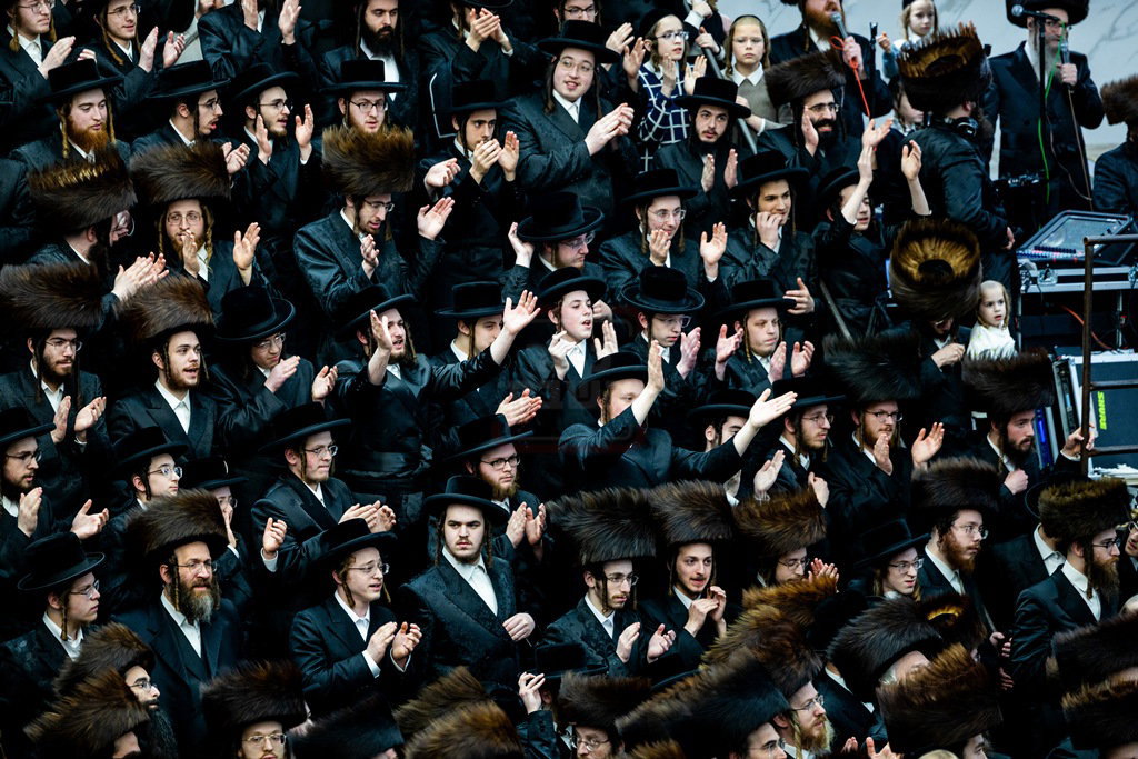 מעמד הפייסות ומסירת מתנות כהונה בסאטמר