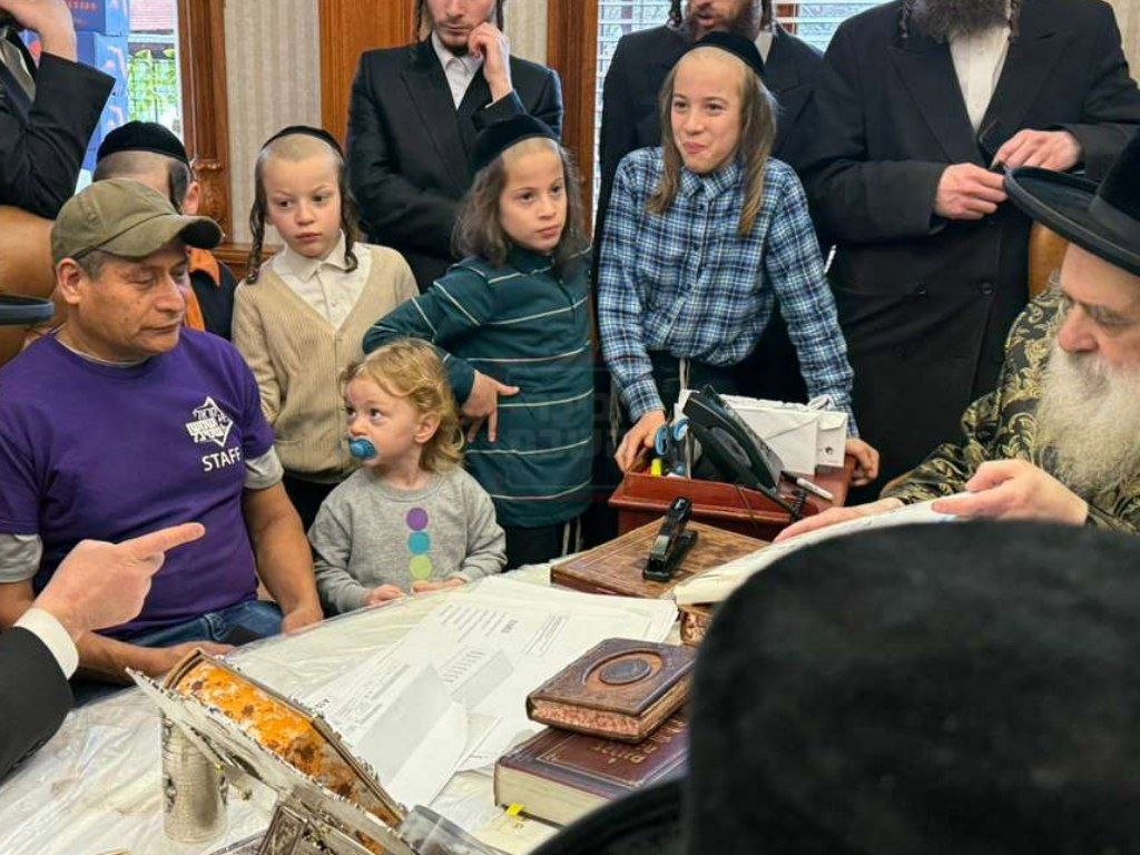 חג הפסח בחצה"ק קראלי