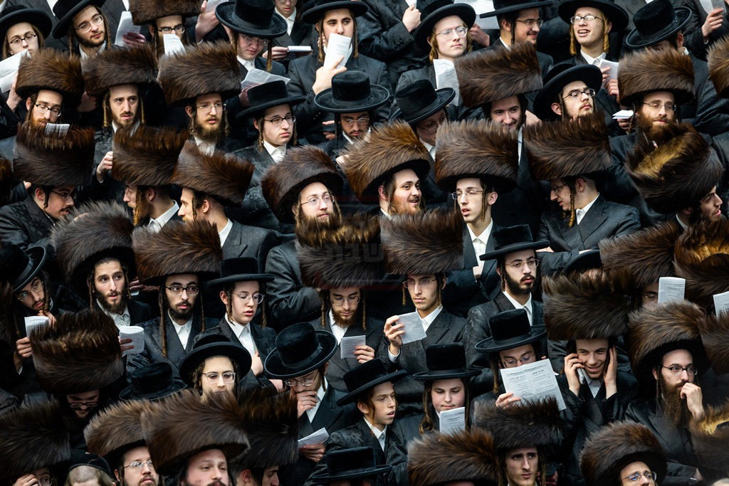 מעמד הפייסות ומסירת מתנות כהונה בסאטמר