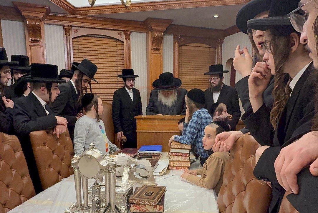 חג הפסח בחצה"ק קראלי