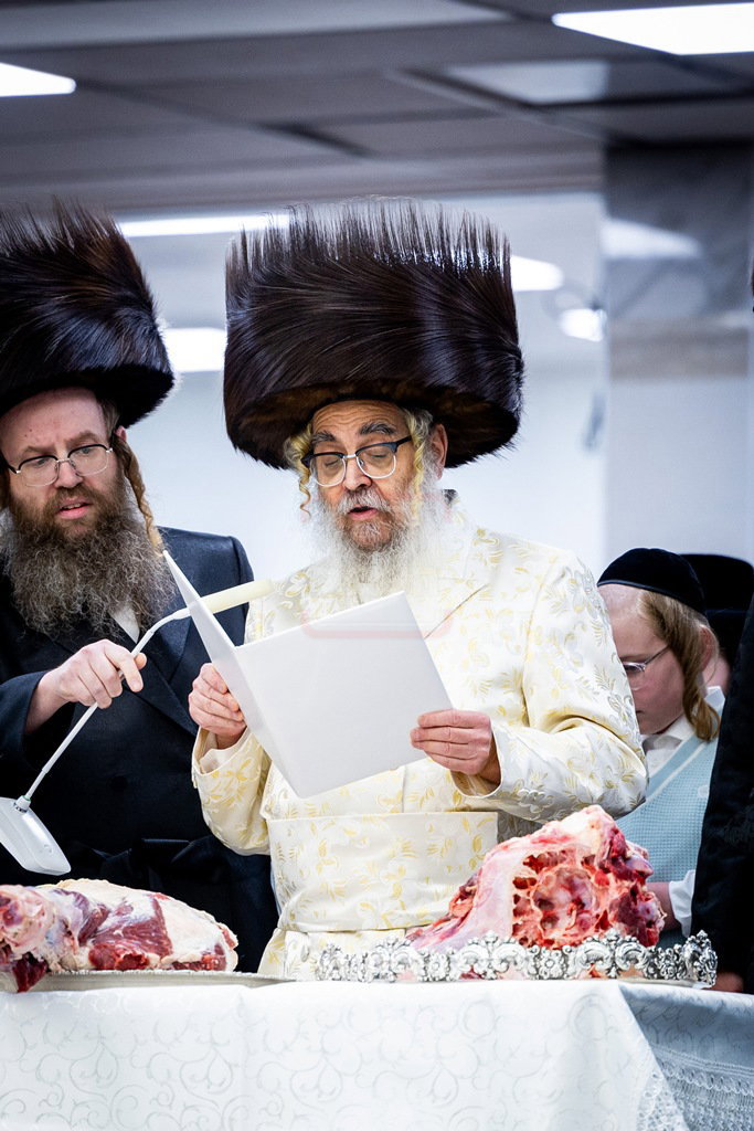 מעמד הפייסות ומסירת מתנות כהונה בסאטמר