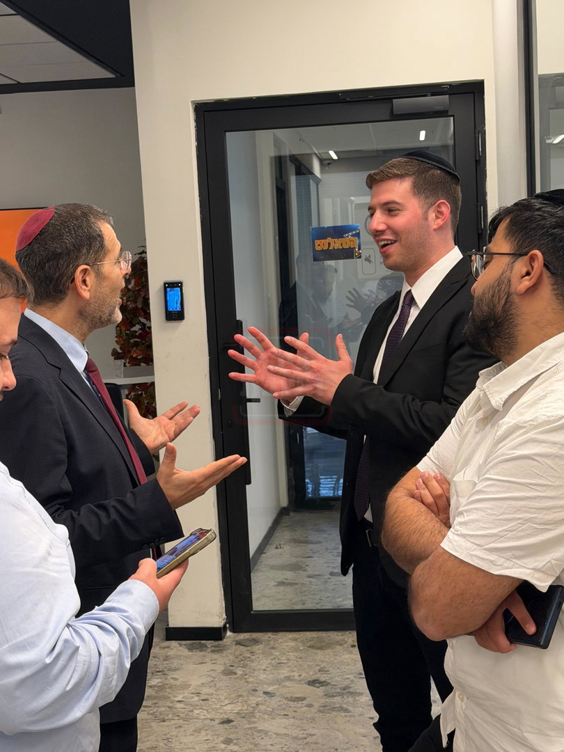 הח"כ שרכב על סוס | 'זופניק בכיכר' עם כל התמונות, הנייעס והחשיפות של השבוע