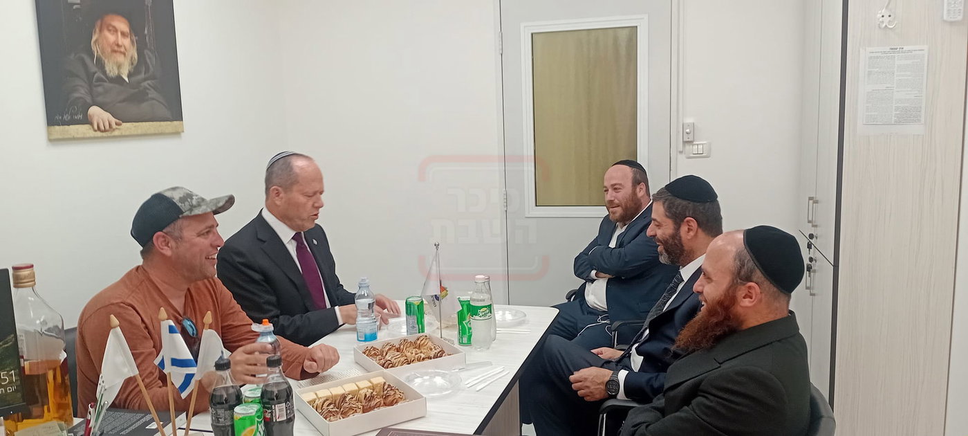 הח"כ שרכב על סוס | 'זופניק בכיכר' עם כל התמונות, הנייעס והחשיפות של השבוע