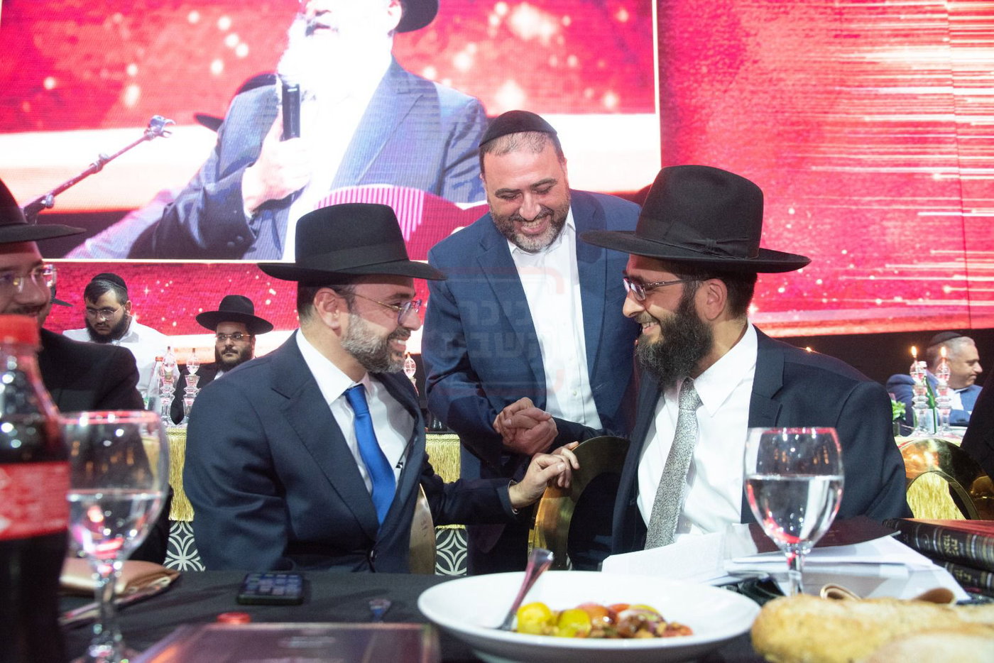 הח"כ שרכב על סוס | 'זופניק בכיכר' עם כל התמונות, הנייעס והחשיפות של השבוע