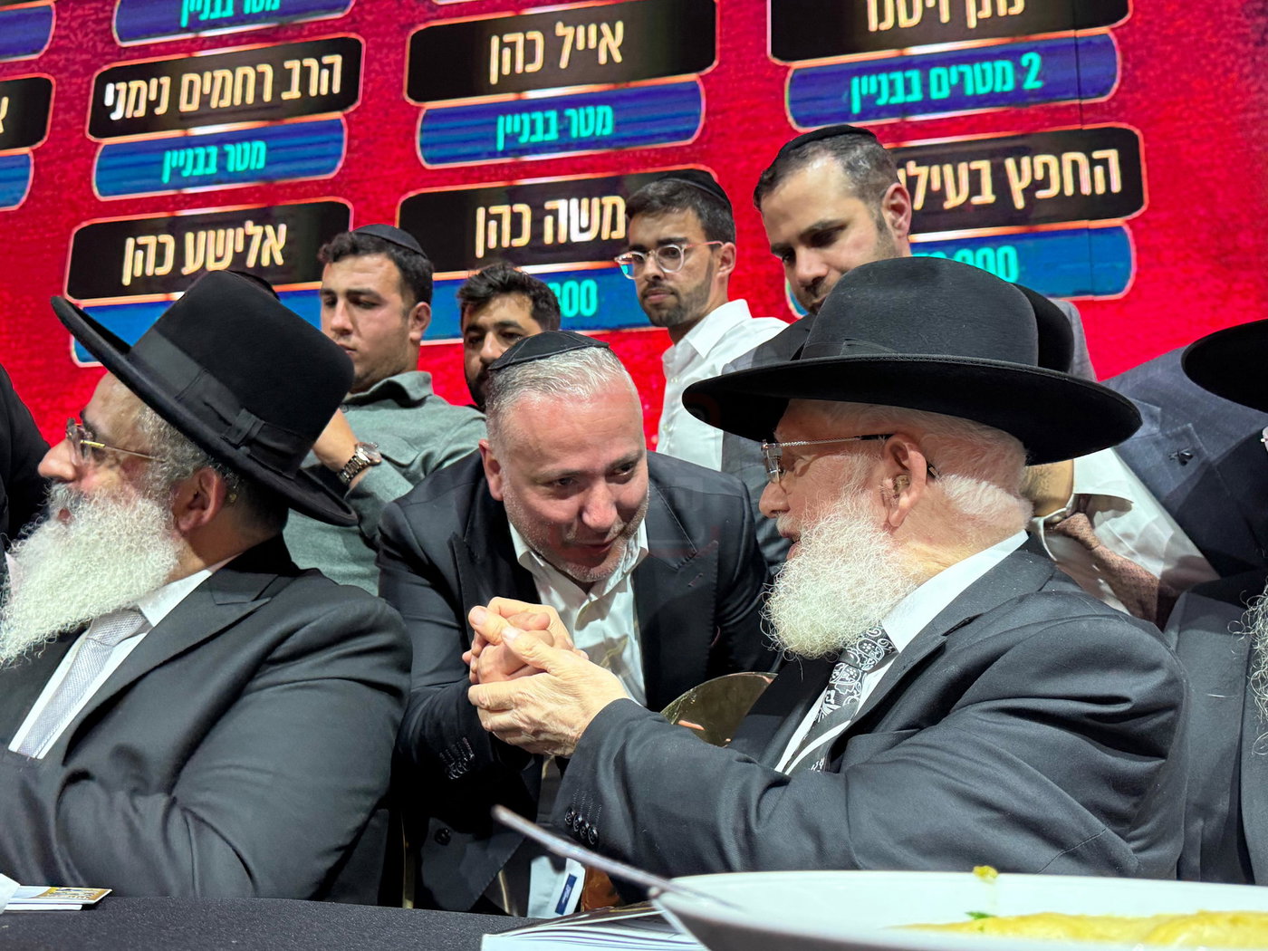 הח"כ שרכב על סוס | 'זופניק בכיכר' עם כל התמונות, הנייעס והחשיפות של השבוע