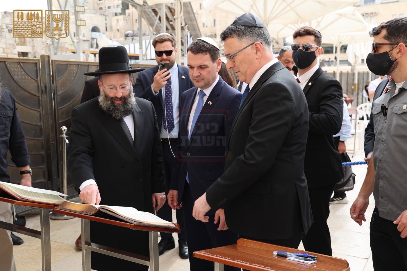 הח"כ שרכב על סוס | 'זופניק בכיכר' עם כל התמונות, הנייעס והחשיפות של השבוע