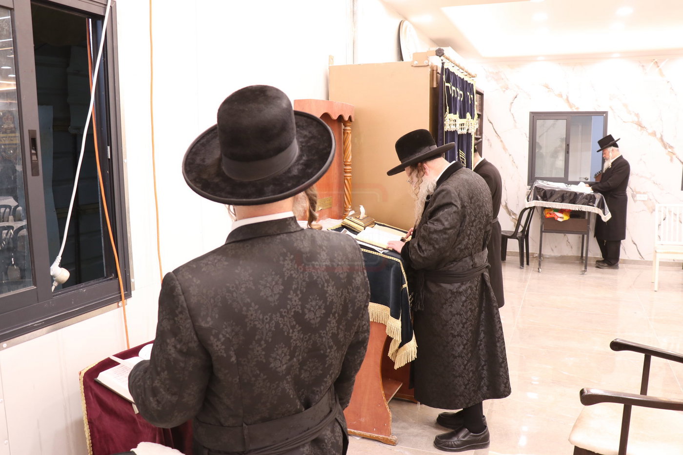 מעמד יציקת הבורות בקוזמיר 