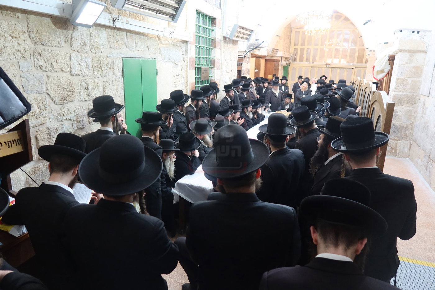 חסידי זוועהיל בעיר האבות חברון
