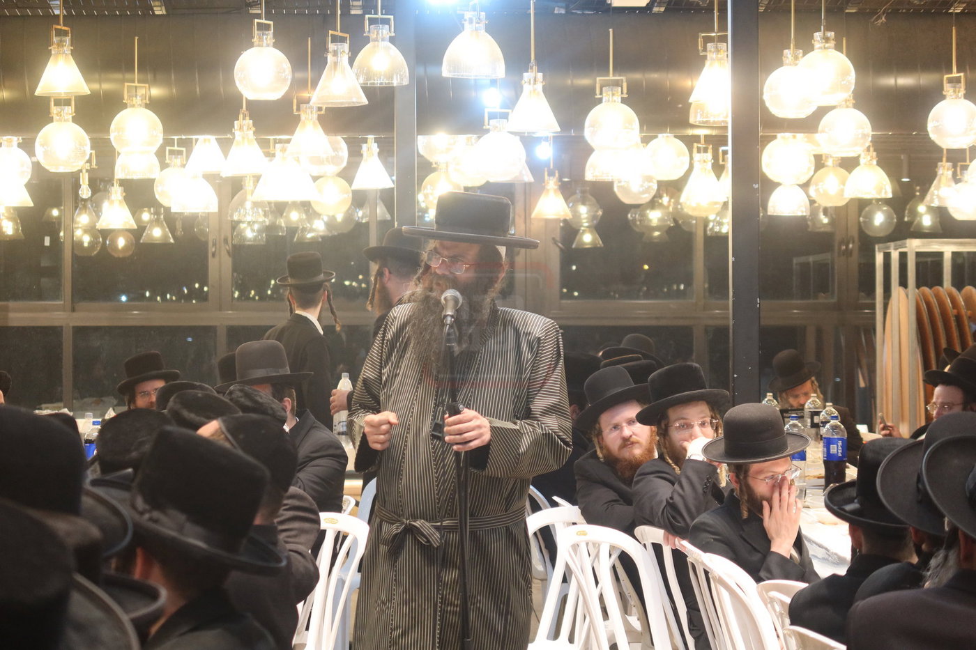 חסידי זוועהיל בעיר האבות חברון