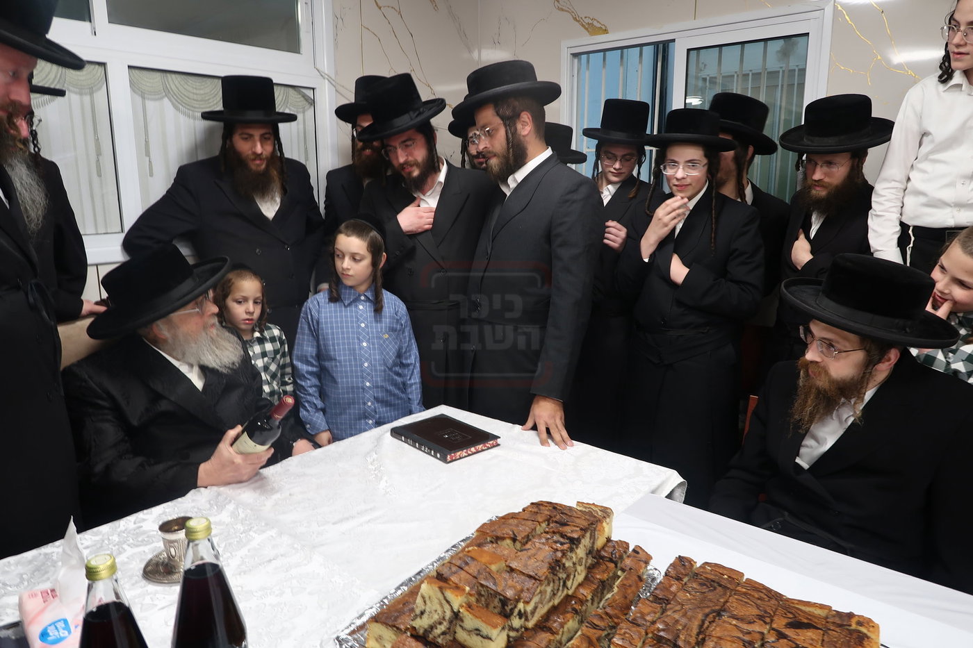 האדמו"ר מפינסק קרלין בביקור בבית שמש