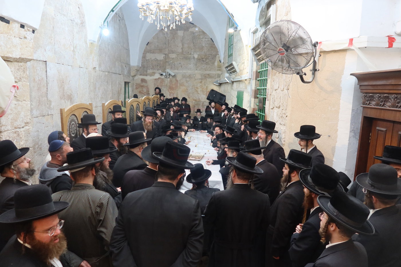 חסידי זוועהיל בעיר האבות חברון