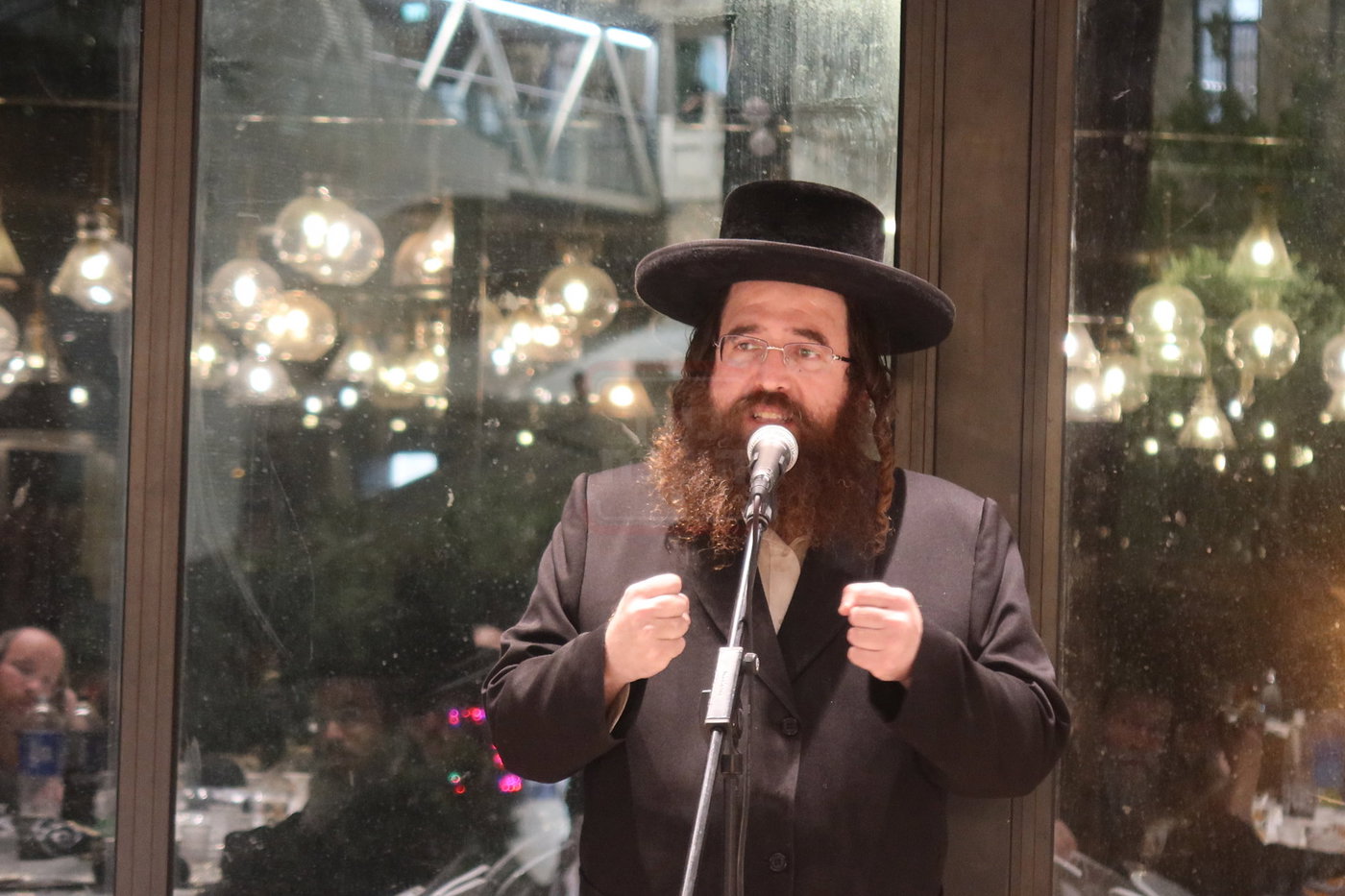 חסידי זוועהיל בעיר האבות חברון