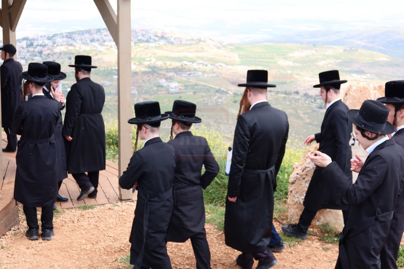 האדמו"ר מקאליב בסיור בשומרון