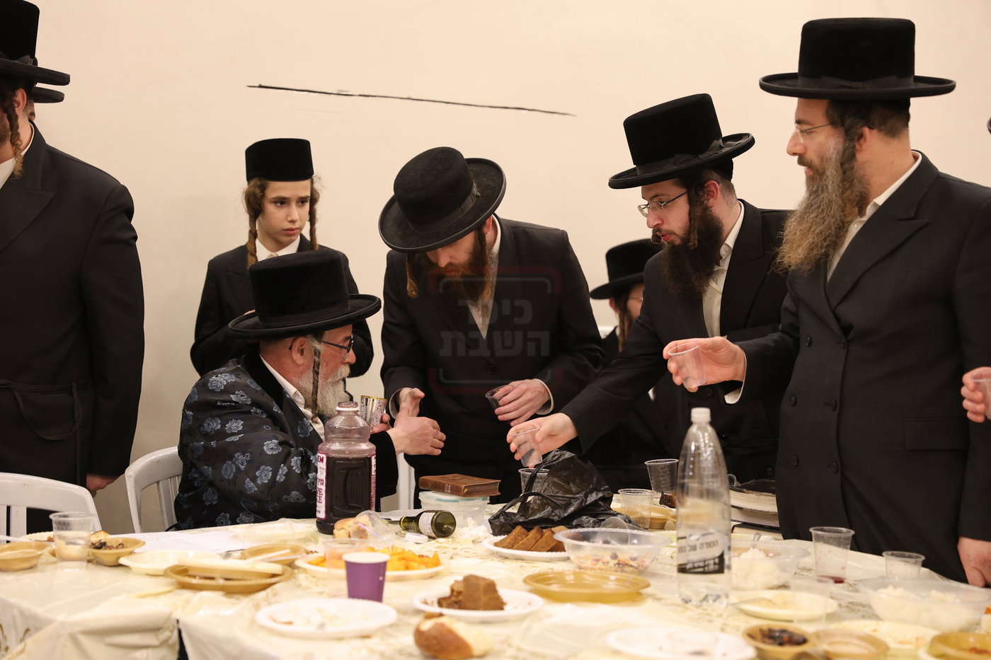 האדמו"ר מראזלא בהילולת הרה"ק מקרעסטיר