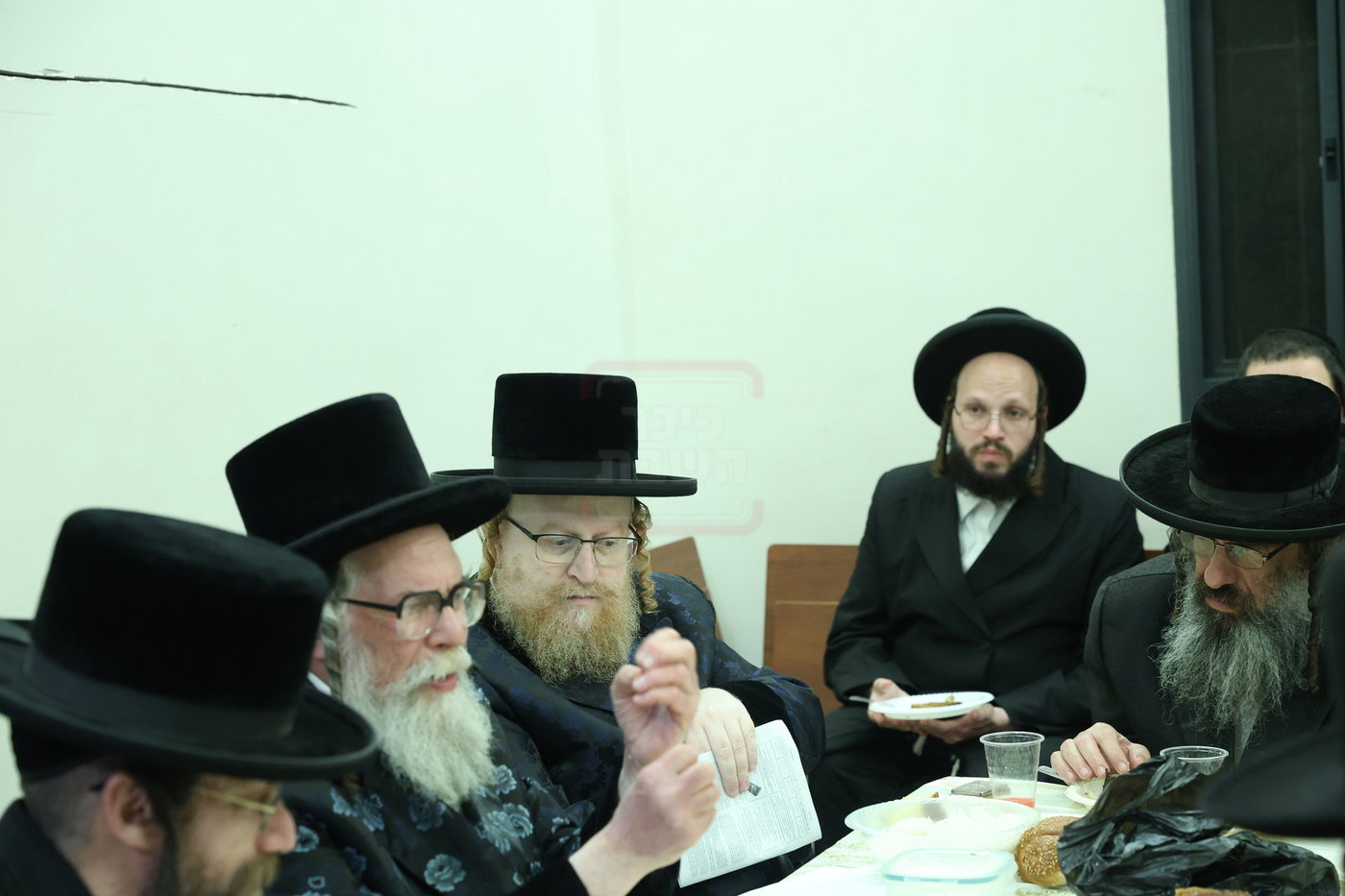 האדמו"ר מראזלא בהילולת הרה"ק מקרעסטיר