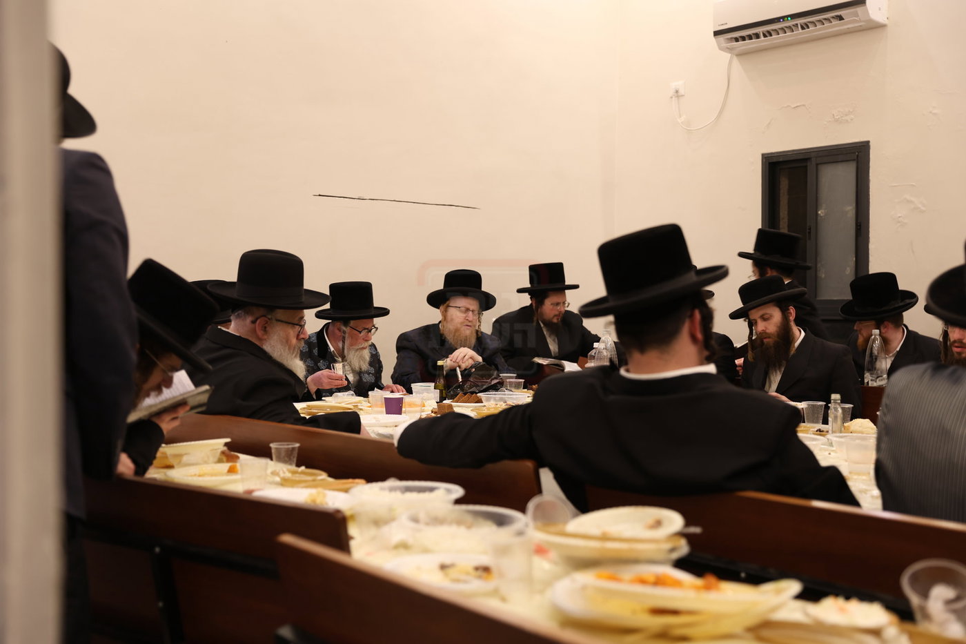 האדמו"ר מראזלא בהילולת הרה"ק מקרעסטיר