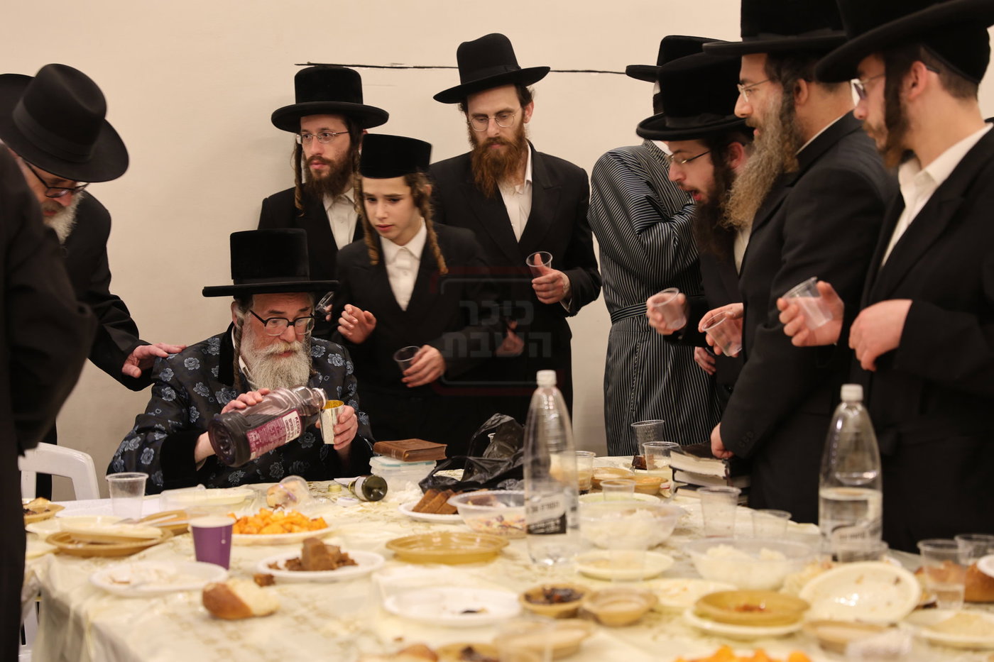 האדמו"ר מראזלא בהילולת הרה"ק מקרעסטיר