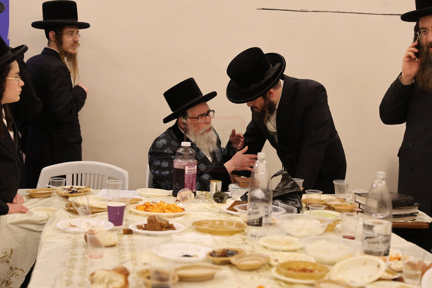 האדמו"ר מראזלא בהילולת הרה"ק מקרעסטיר