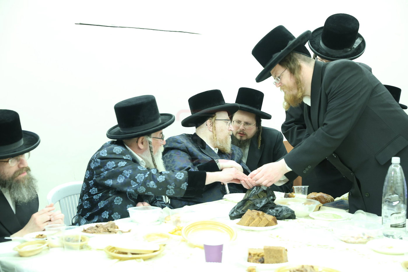 האדמו"ר מראזלא בהילולת הרה"ק מקרעסטיר