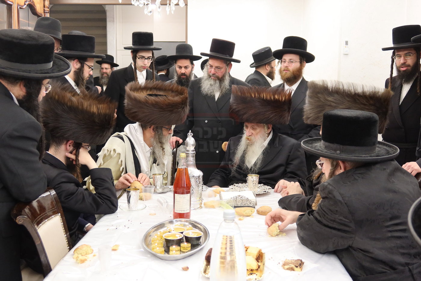 שמחת הברית לצאצאם של האדמו"ר מטשארנאביל ורבי נחמן בידרמן 